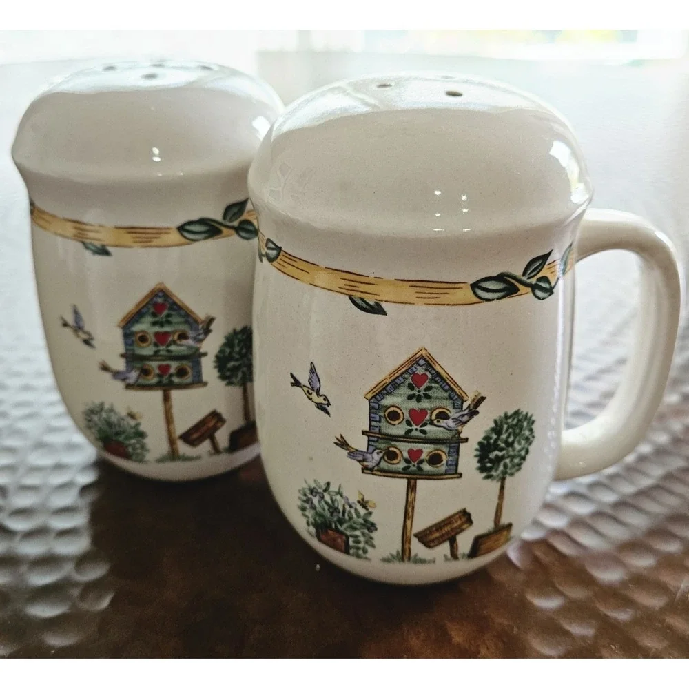 Thomson Pottery Birdhouse Salt & Pepper Shaker Set Cottagecore Kitchen Stoppers